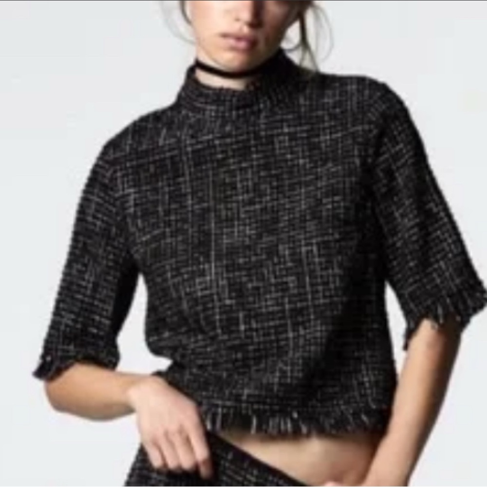 Zara Black and White Textured Top. Distressed women size L